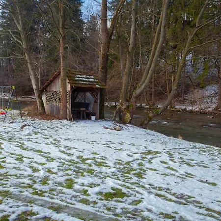 Smiech بيت خشبي *